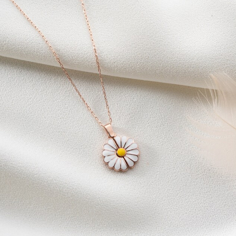 Personalized Daisy Flower Pendant Name Necklace: Custom Engraved Stainless Steel Chain Choker - Thoughtful Gift