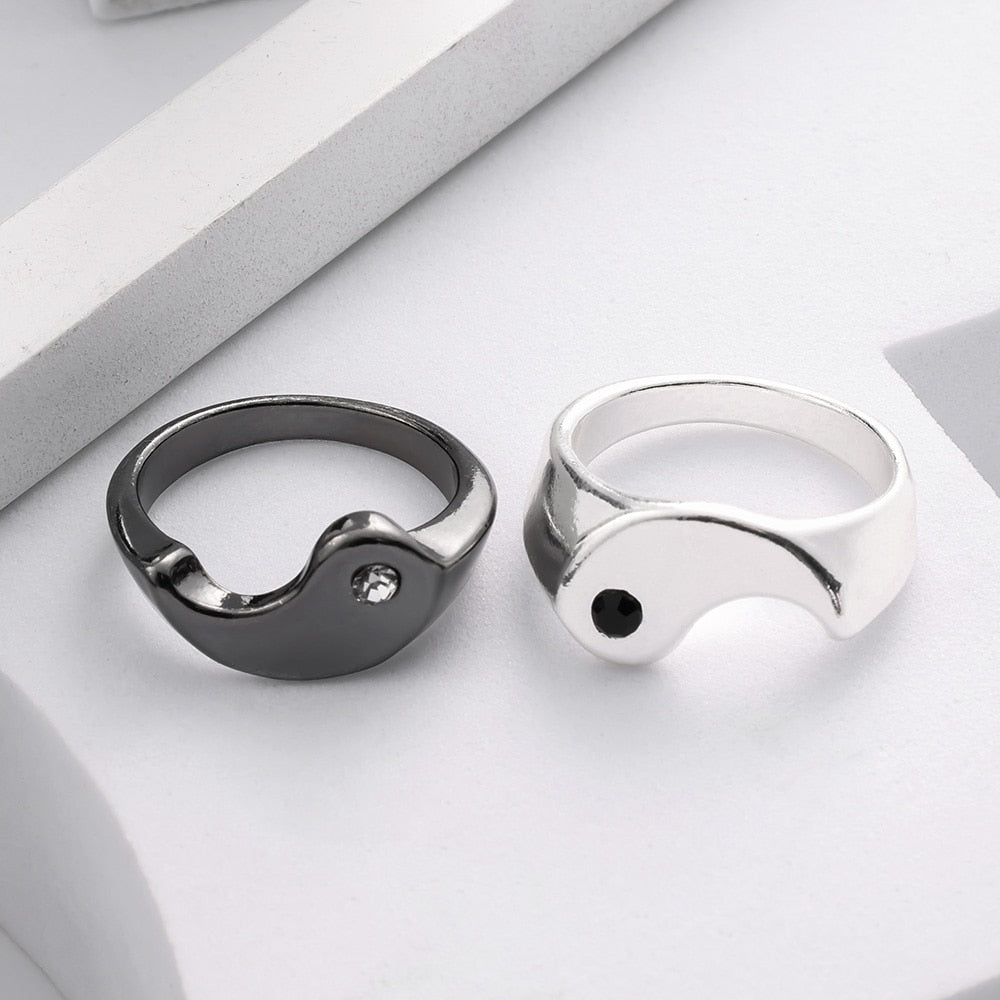 2Pcs Creative Yin Yang Gossip Ring Set for Women Men Couple